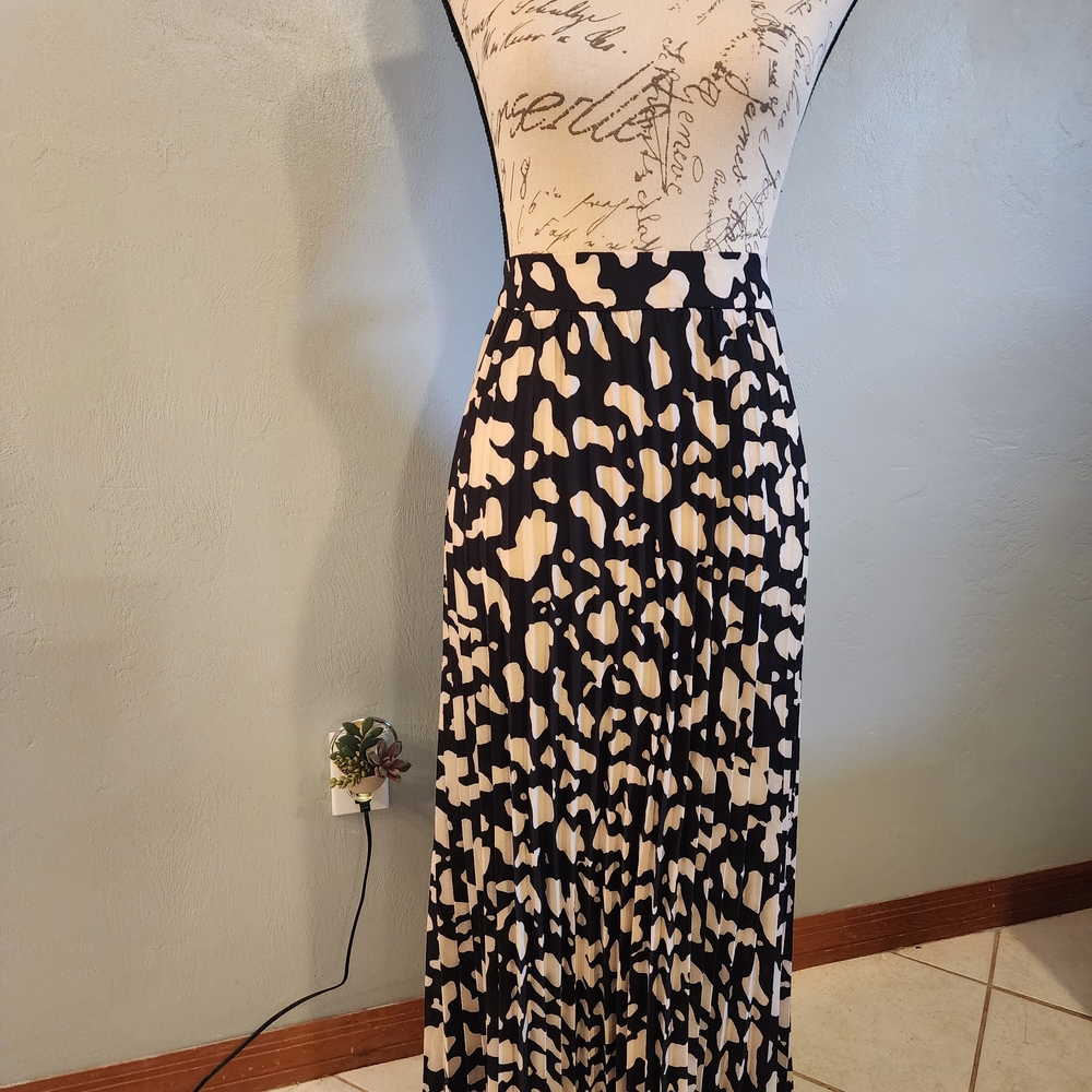 3 For $15 Sale! SHEIN Black and White Maxi Skirt